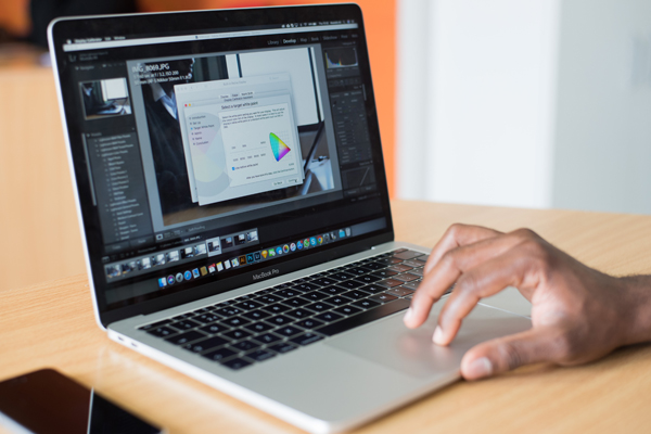 千吨级履带起重机成功推出